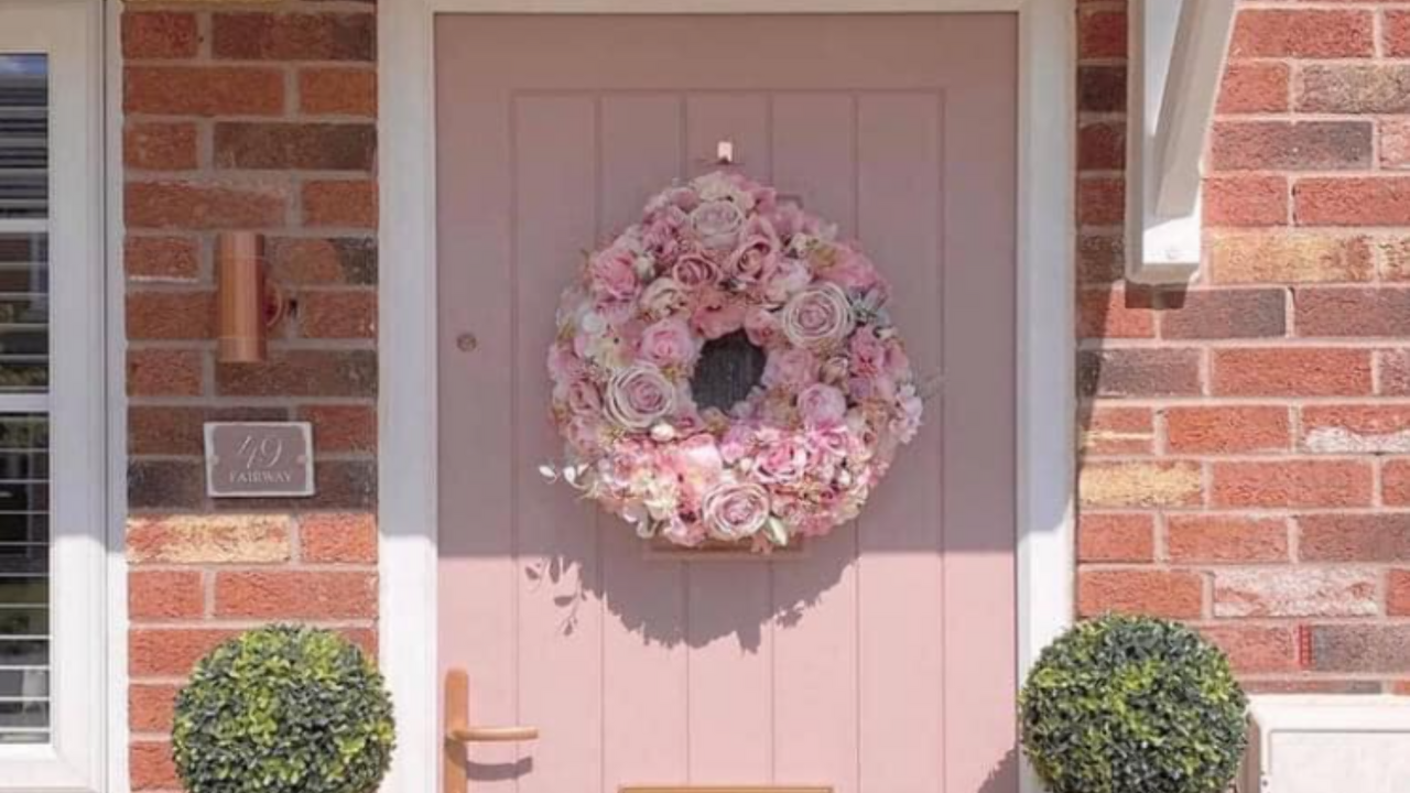 Illustratie voor: Geweldig: Deze woning in Manchester heeft een compleet roze tintje