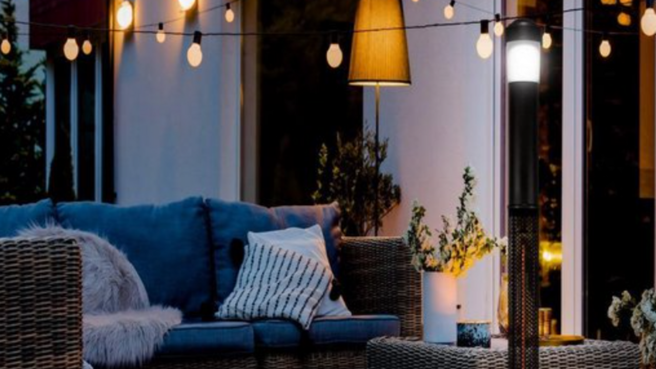 Illustratie voor: Wil je hebben: deze 3-in-1 terras heater heeft zowel bluetooth speakers als discolichten