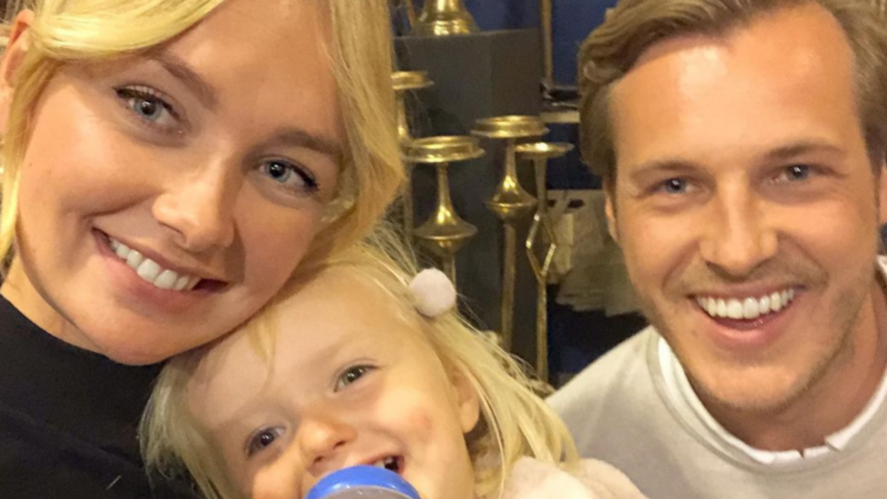 Illustratie voor: Maxime en Leroy delen eerste foto van groeiende babybuik