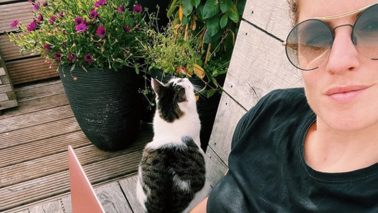 Illustratie voor: Te huur: Marieke Elsinga’s Amsterdamse appartement mét dakterras