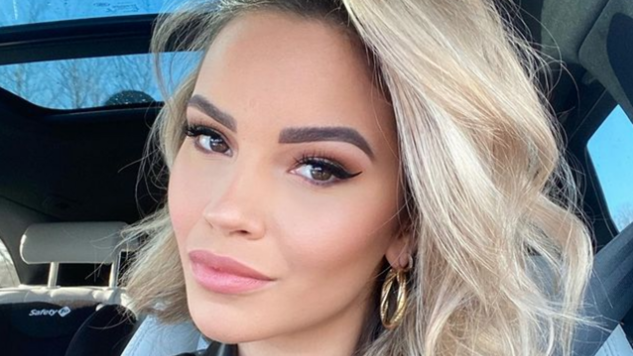Illustratie voor: Dit is het vermogen van Youtuber en influencer Monica Geuze