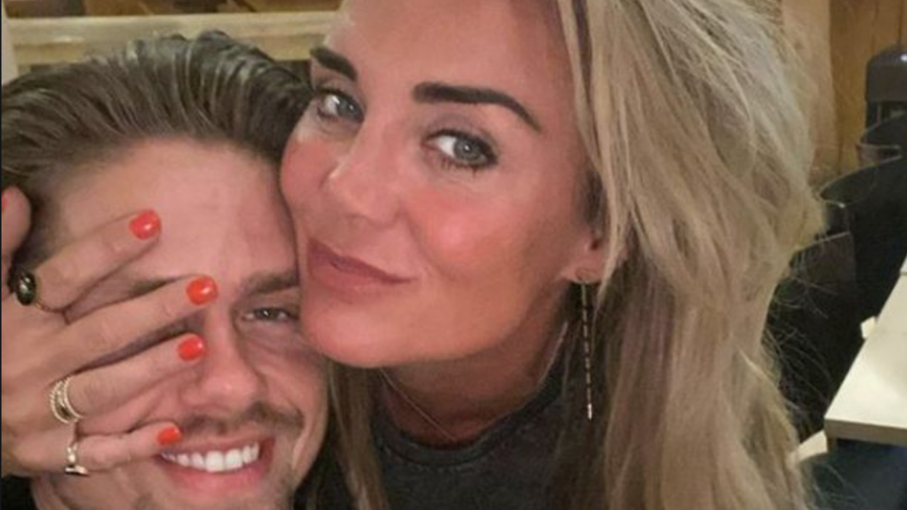 Illustratie voor: Arme Monique! André hint op mogelijke relatie met deze influencer