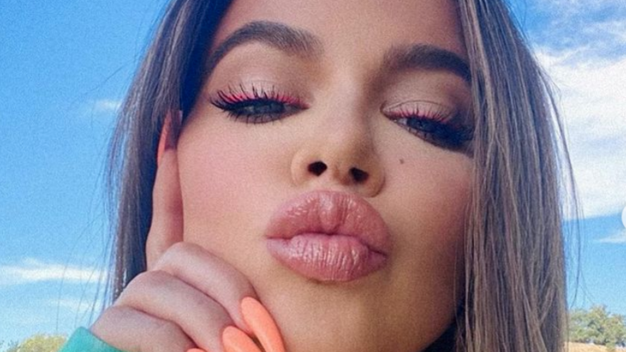 Illustratie voor: Bijna onherkenbaar: Khloé Kardashians’ nieuwe uiterlijk