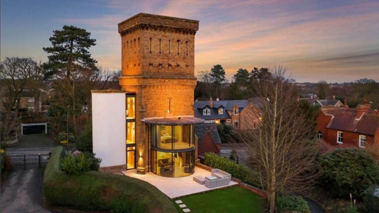 Illustratie voor: Te koop: deze watertoren is omgetoverd tot een fantastische loft!