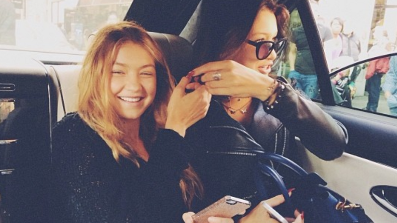 Illustratie voor: In dit miljoenenhuis groeiden de zusjes Bella en Gigi Hadid op