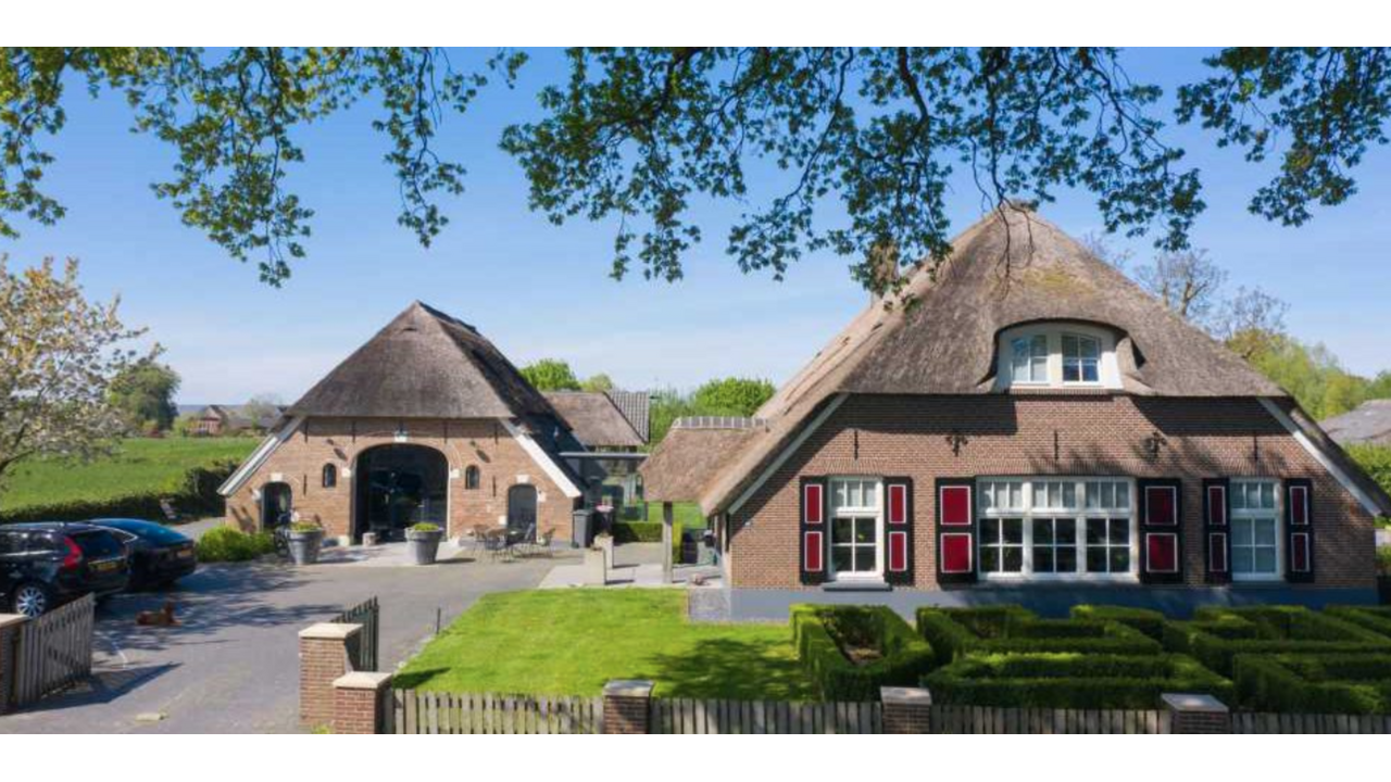 Illustratie voor: Dit is de waanzinnige luxe woonboerderij van rapper Snelle
