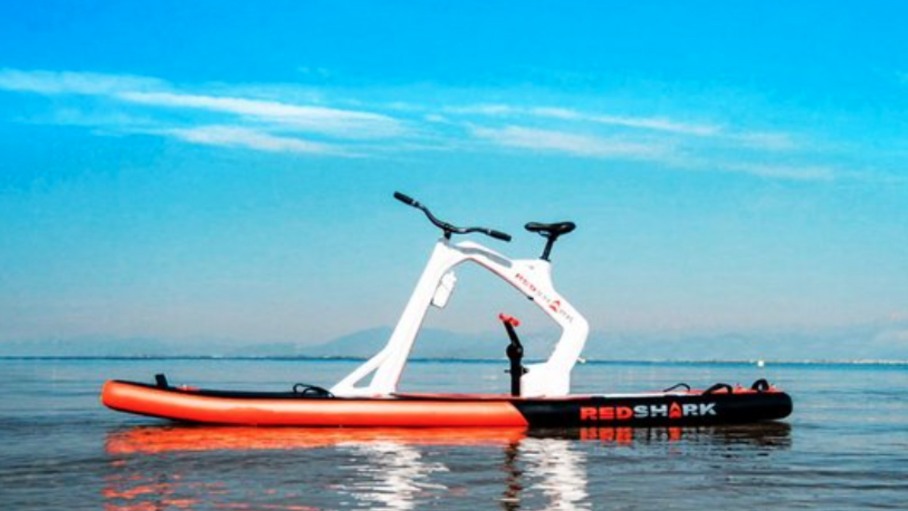 Illustratie voor: Klaar met staand suppen? Voortaan kun je fietsend over het water