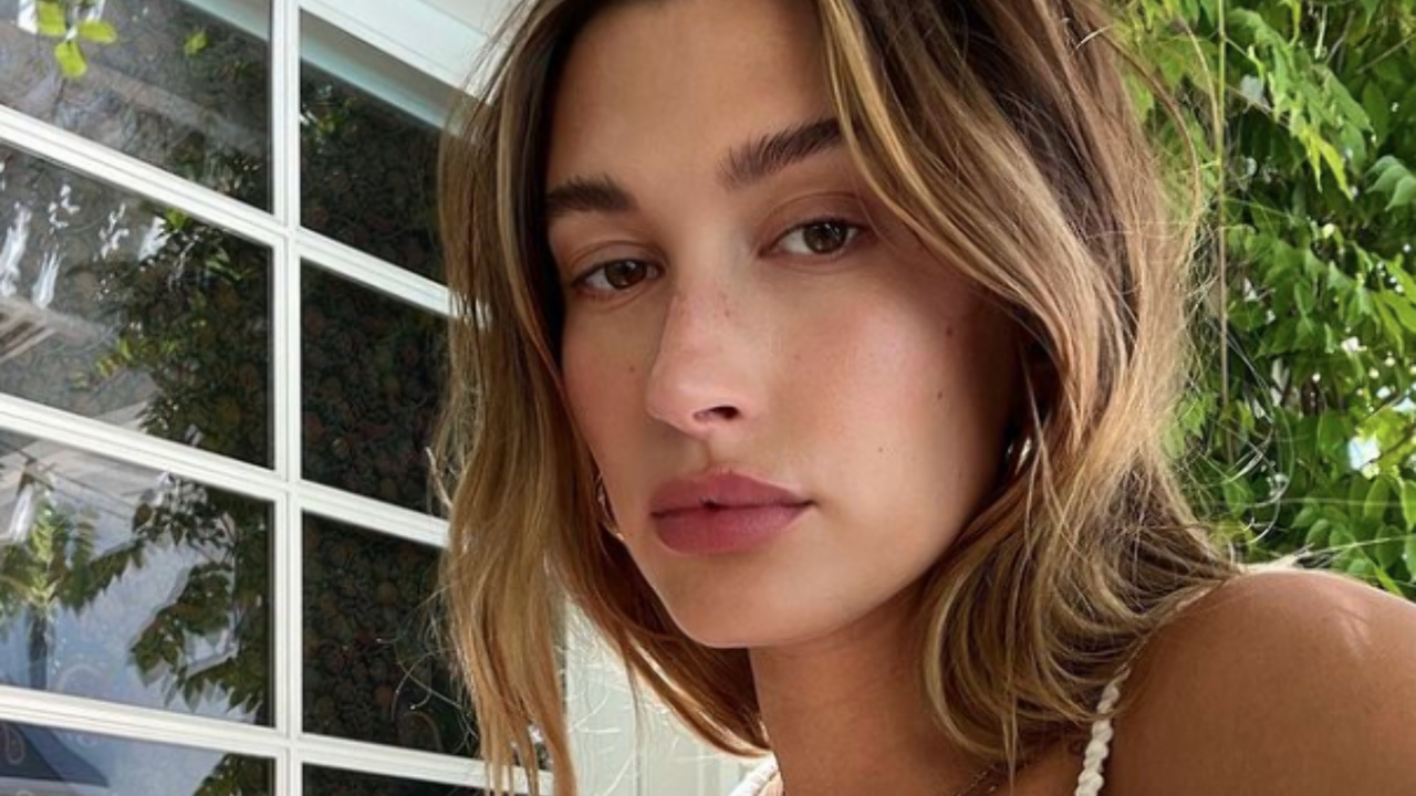 Illustratie voor: Dit is Hailey Bieber’s wellness routine én het bevat dutjes doen
