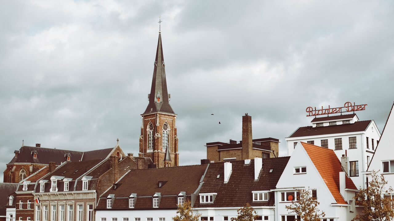 Illustratie voor: Shoppen maar! Dit zijn 5 leuke vintage winkels in Maastricht