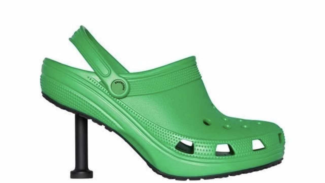 Illustratie voor: Say what? Balenciaga lanceert Crocs met stilettohak