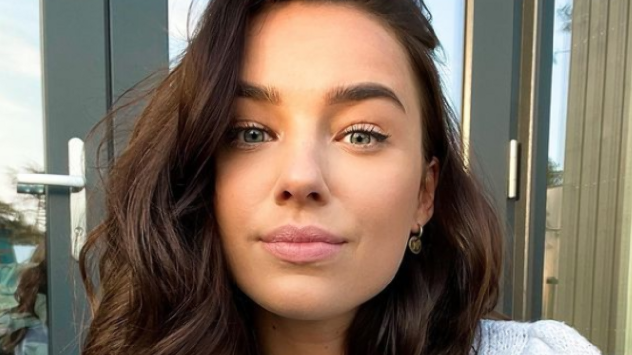 Illustratie voor: FHM roept Nina Warink uit tot mooiste Nederlandse vrouw op social media