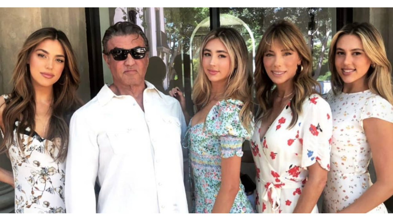Illustratie voor: Prachtige familie! Acteur Sylvester Stallone is gezegend met drie dochters
