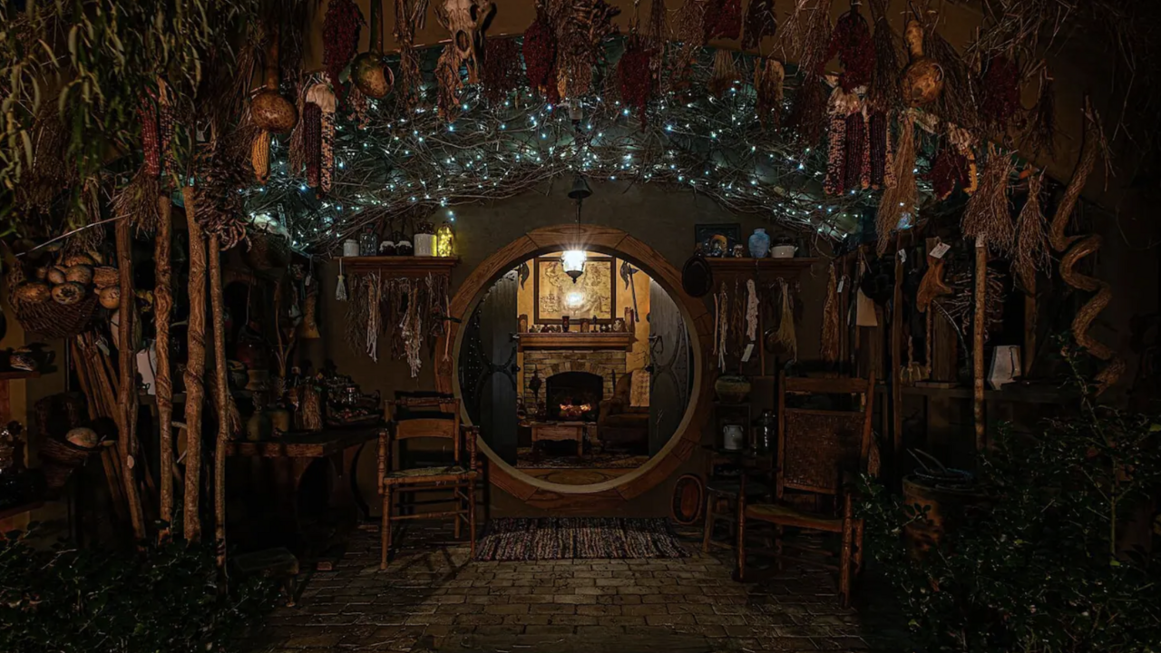 Illustratie voor: Fantasy lovers opgelet: dit is de meest magische Airbnb ooit!