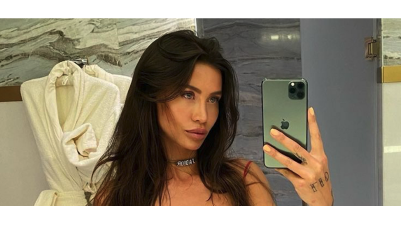 Illustratie voor: Then VS now: Jaimie Vaes voor en na plastische chirurgie
