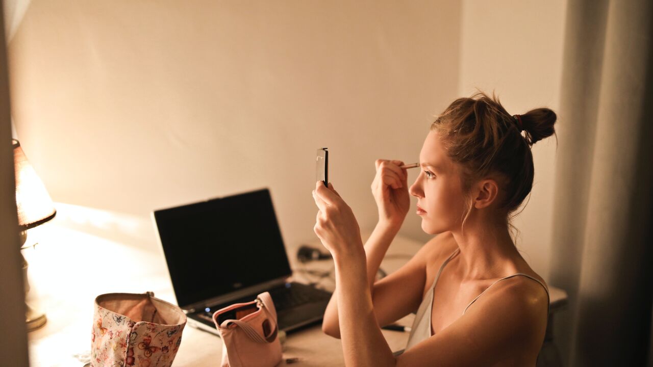 hoelang-make-up-bewaren