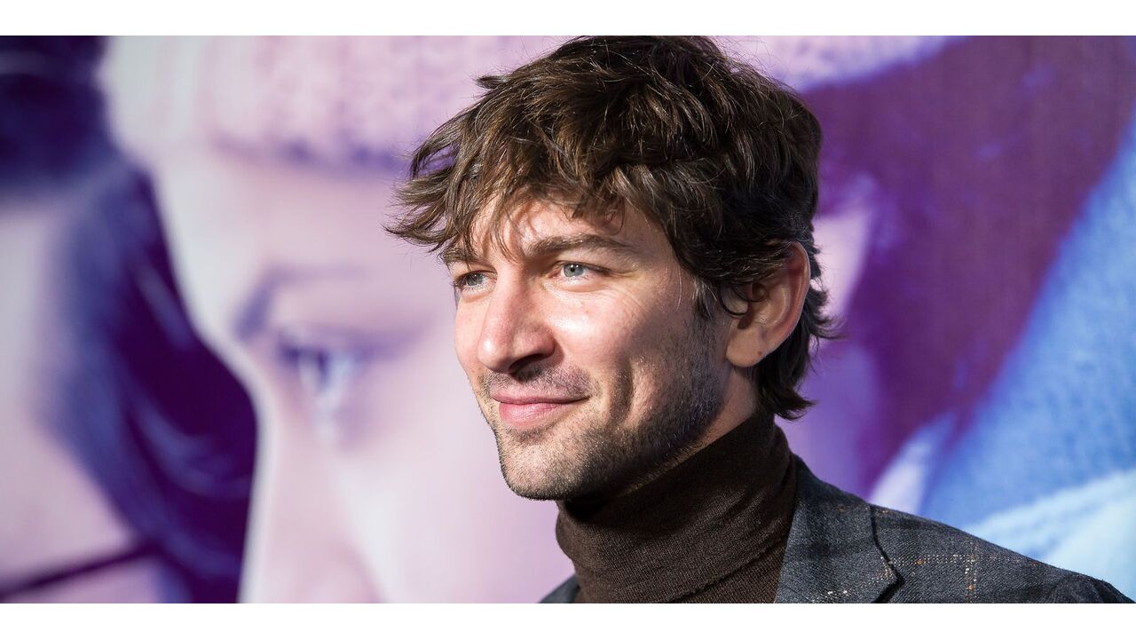 Illustratie voor: Michiel Huisman schittert in Netflix’s nieuwste kerstfilm