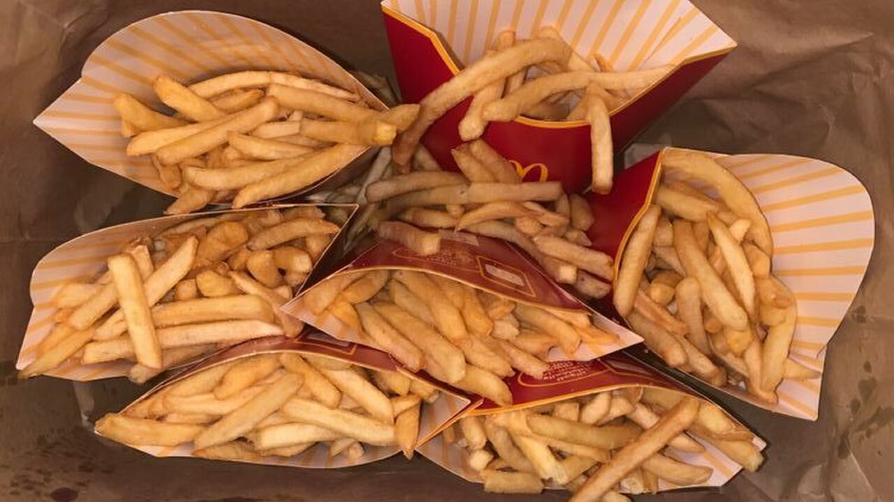 Illustratie voor: Slecht nieuws: McDonald’s kampt met groot tekort aan friet
