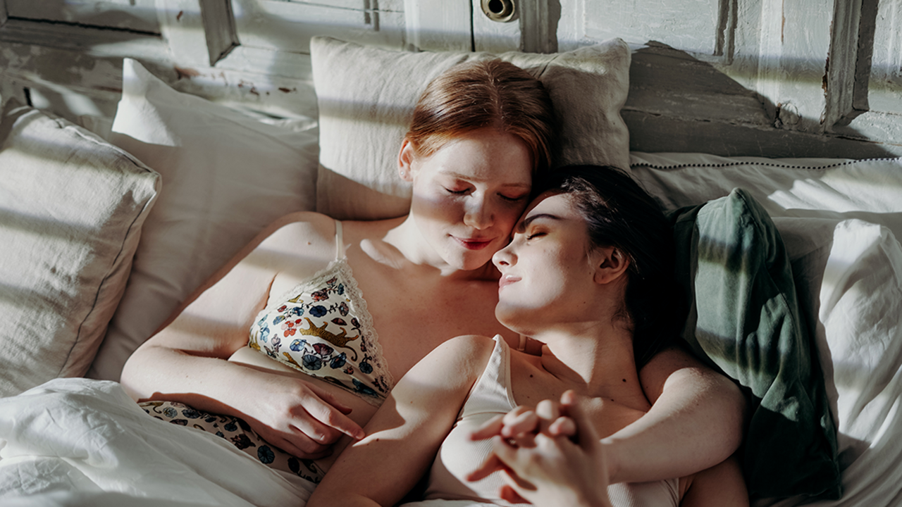 Illustratie voor: 10 tips voor een steamy vrijpartij met twee vrouwen