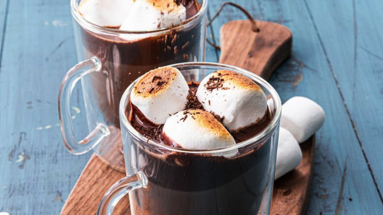 Illustratie voor: Hét recept voor rode wijn chocolademelk