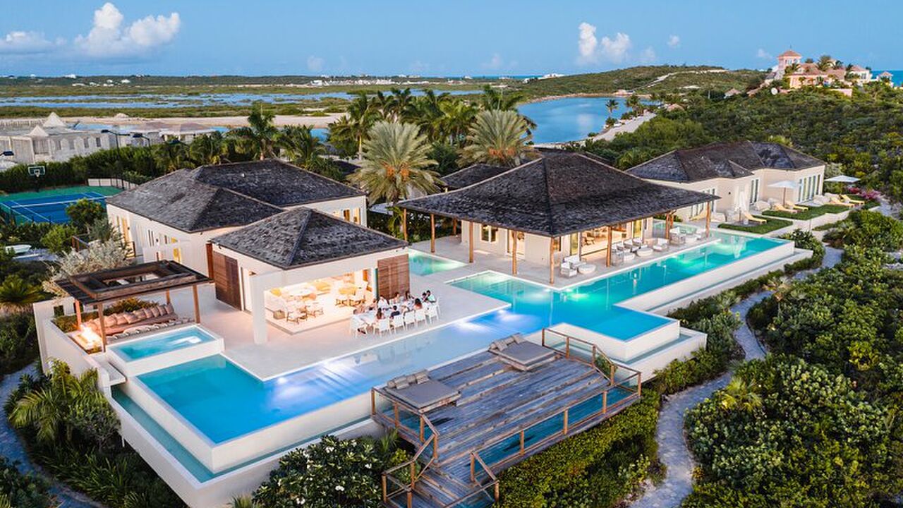 Illustratie voor: OMG! Je kunt de luxe villa van Too Hot To Handle huren