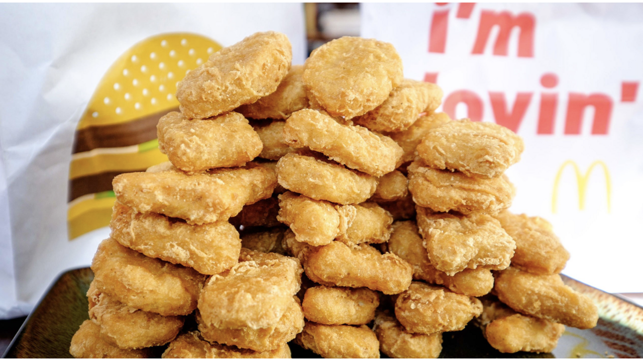 Illustratie voor: OMG! McDonald’s gaat McNuggets per 50 stuks verkopen