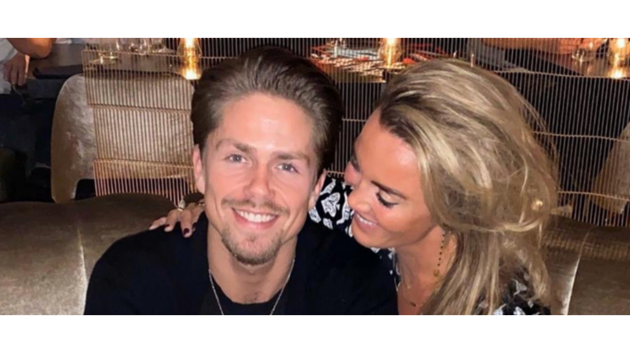 Illustratie voor: André Hazes verwijdert foto met Monique over relatiebreuk