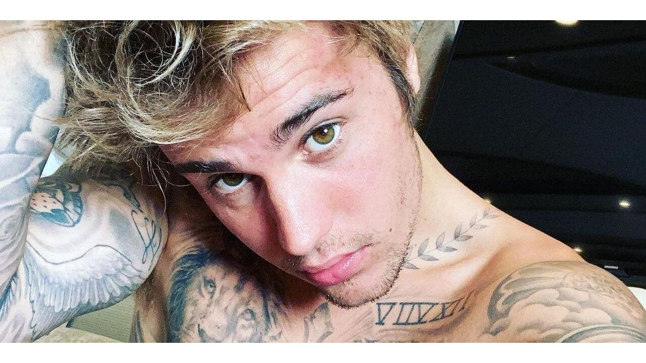 Illustratie voor: Waarom vrouwen liever naar bed gaan met een man met tattoos