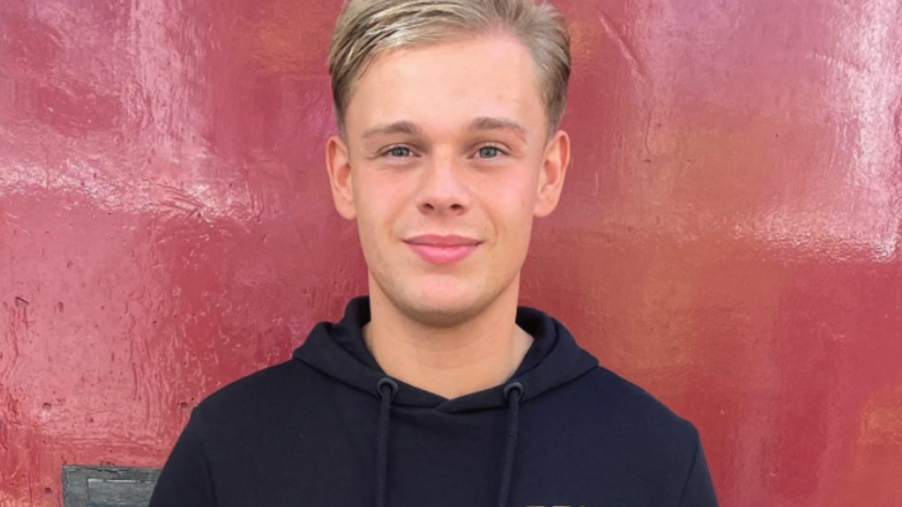 Illustratie voor: Deze Bachelor-deelneemster heeft met Dennis Schouten gezoend