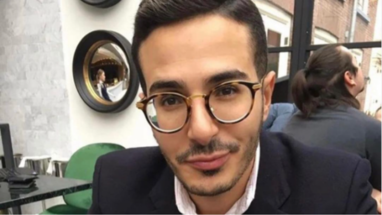 Illustratie voor: Nieuwe vriendin Simon Leviev noemt Tinder Swindler-verhaal nep