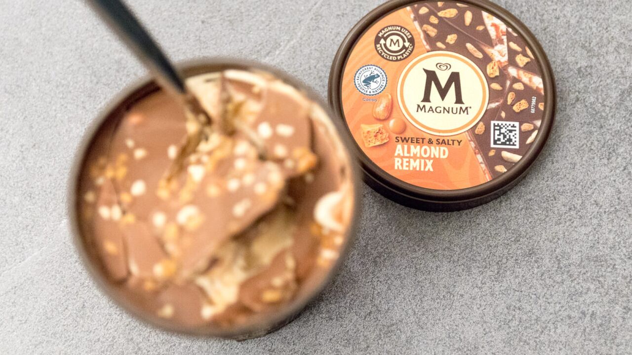 Illustratie voor: Magnum lanceert nieuwe ijssmaak Sweet & Salty Almond Remix