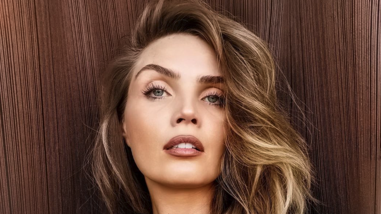 Illustratie voor: Kim Feenstra laat zien dat ze haar lichaam van vóór de bevalling weer terug heeft
