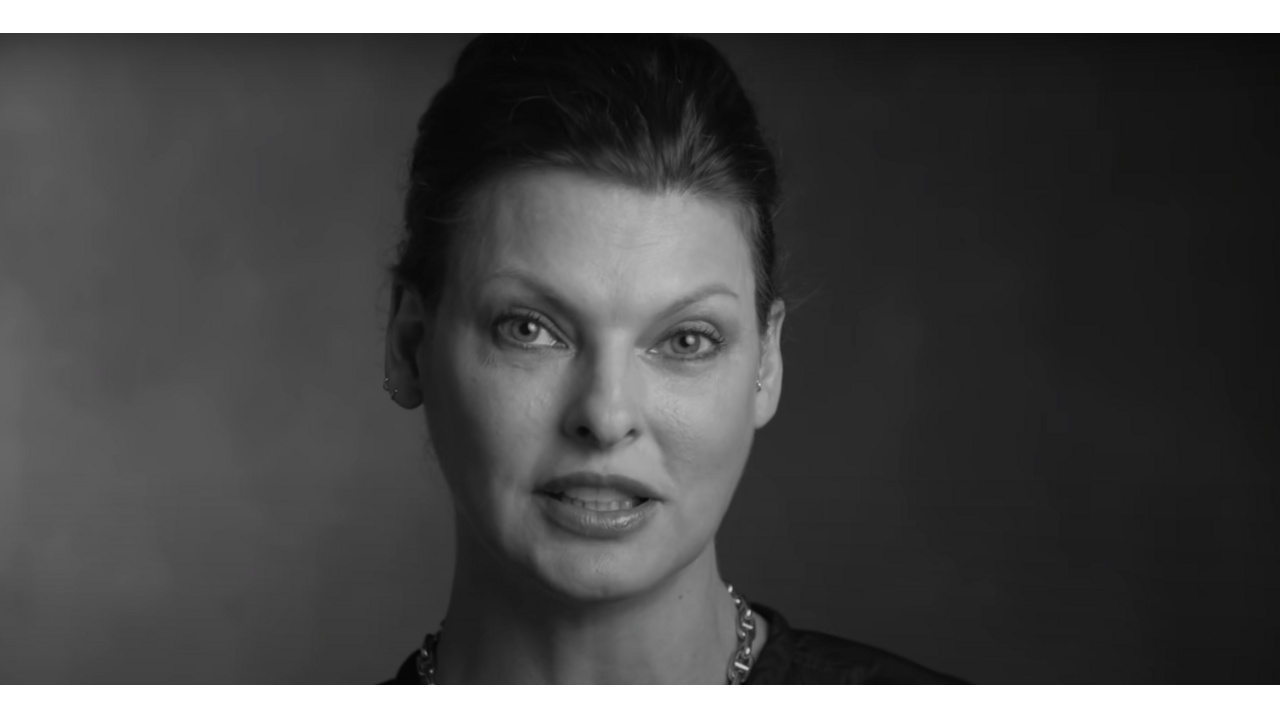 Illustratie voor: Model Linda Evangelista vertelt over haar mislukte cosmetische ingreep
