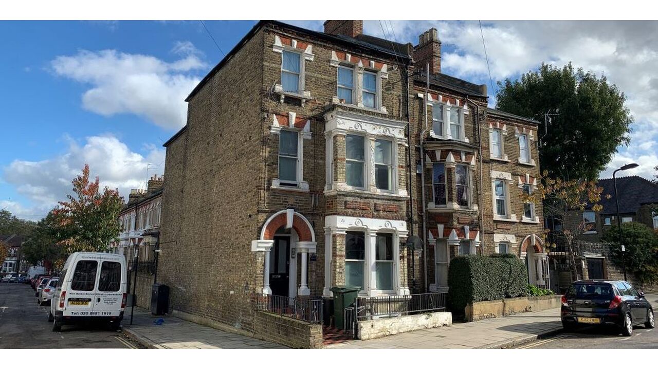 Illustratie voor: Deze woning in Londen (7m2) is verkocht voor een extreem hoog bedrag