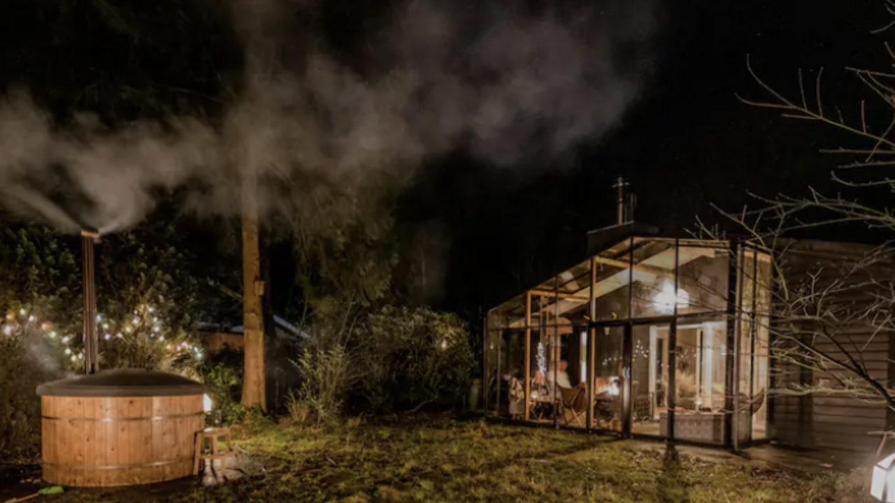 Overnacht in de natuur in deze luxe bungalow met hottub en sauna