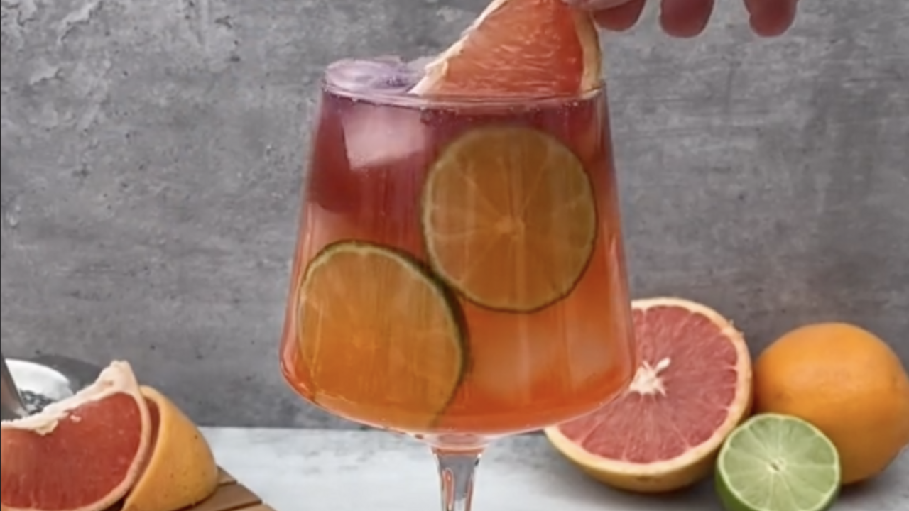 Deze variatie op Aperol Spritz gaat sowieso het zomerdrankje van 2022 worden