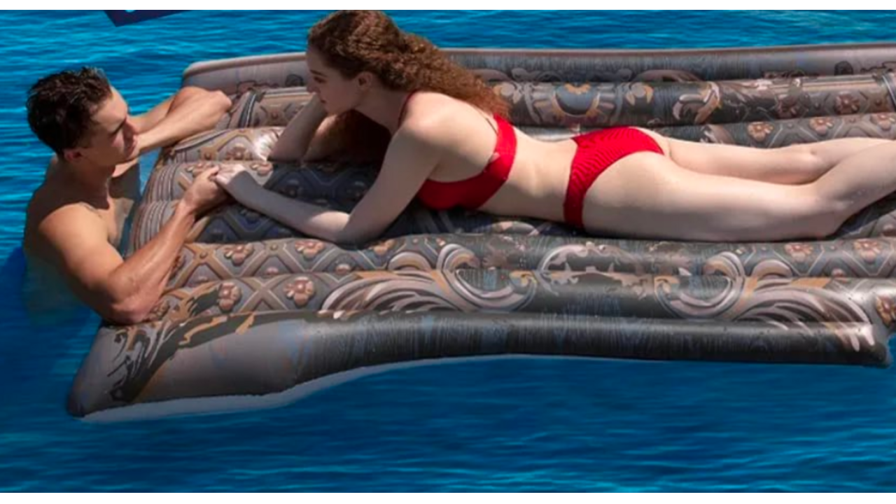 titanic float