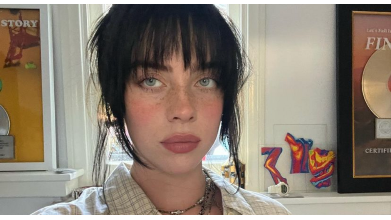Billie Eilish zoenend gespot met nieuwe vriend Jesse Rutherford