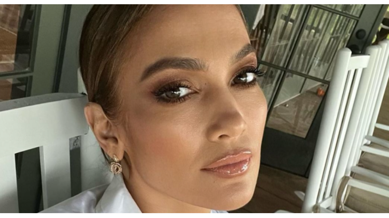 Jennifer Lopez skin