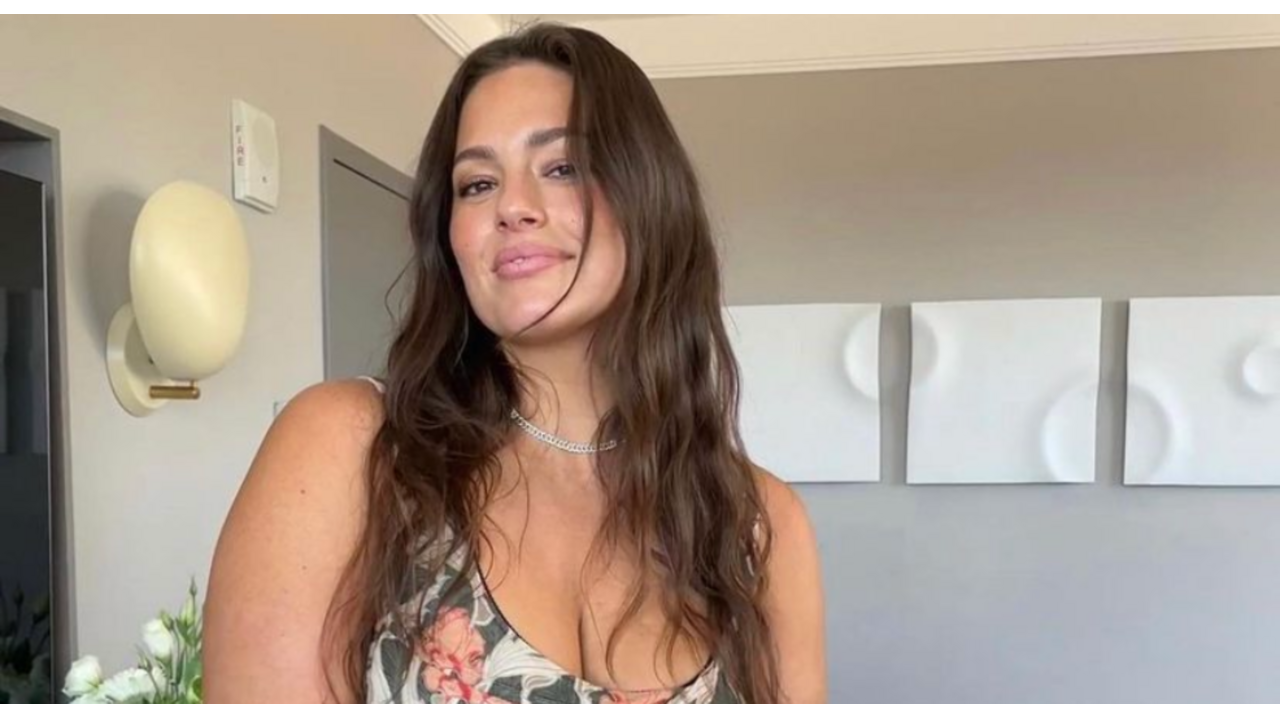 Ashley Graham Twitter fat positivity