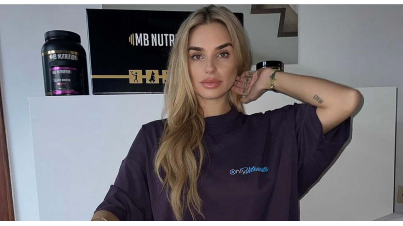 Gaby Blaaser showt babybuik