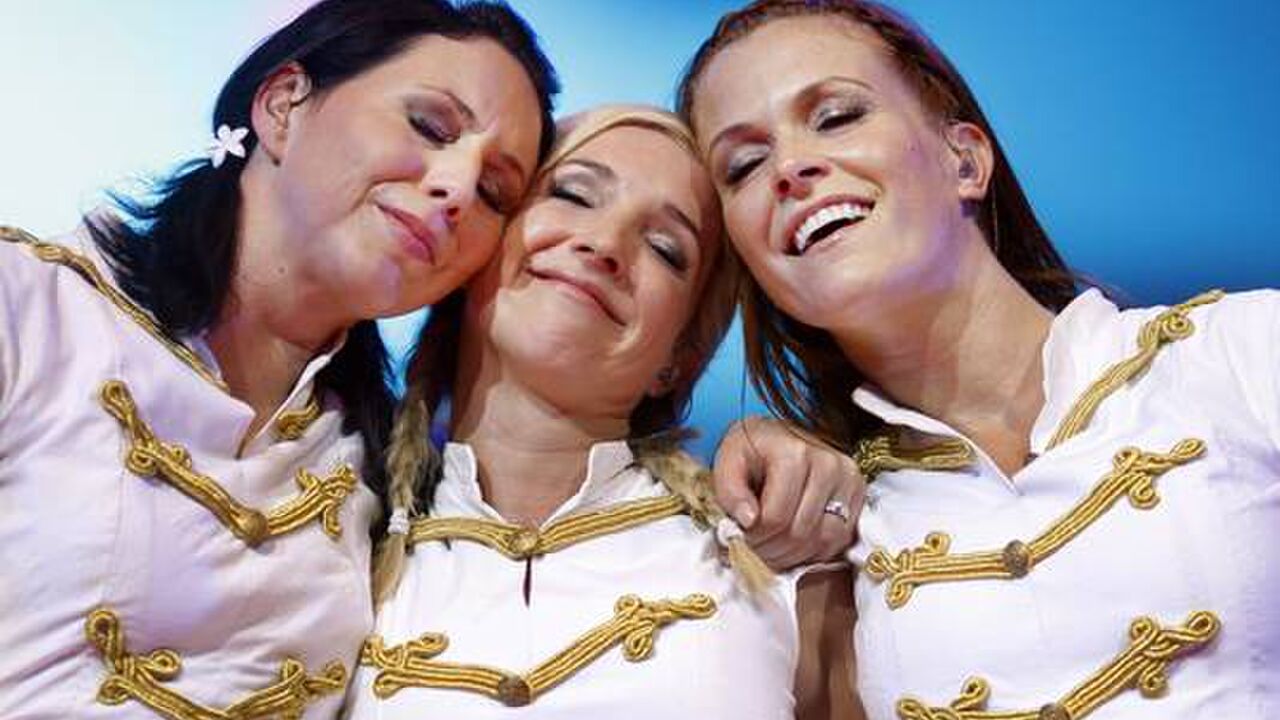 Illustratie voor: Omg: betekent dit dat K3 met een reünie komt?