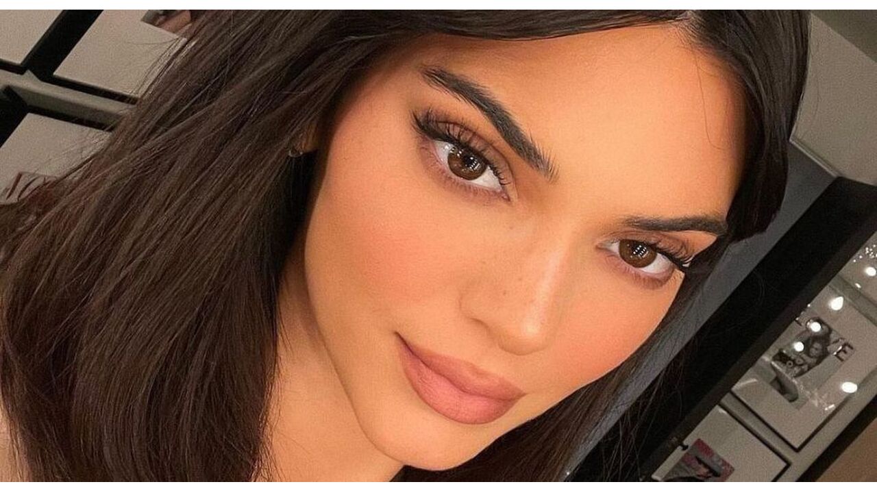 kendall jenner photoshop fail