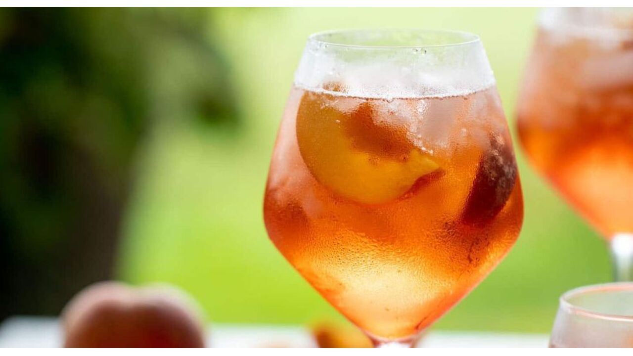 Peach Aperol Spritz