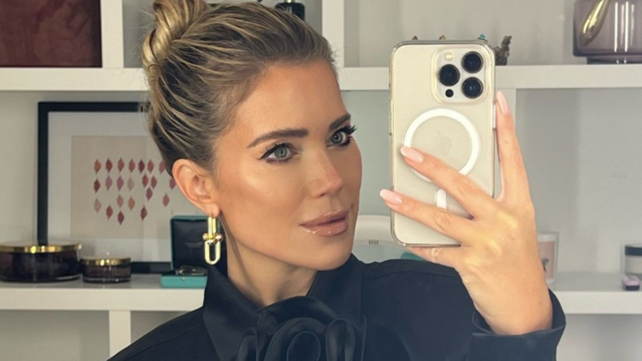 sylvie meis bijt van zich af na kritiek op pikant jurkje tijdens voetbalwedstrijd