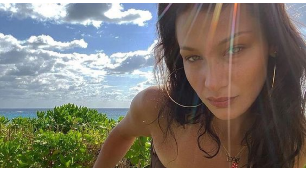 Bella Hadid Bench tas