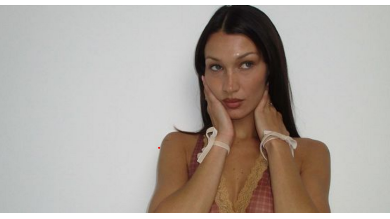 Bella Hadid chocker cord necklace