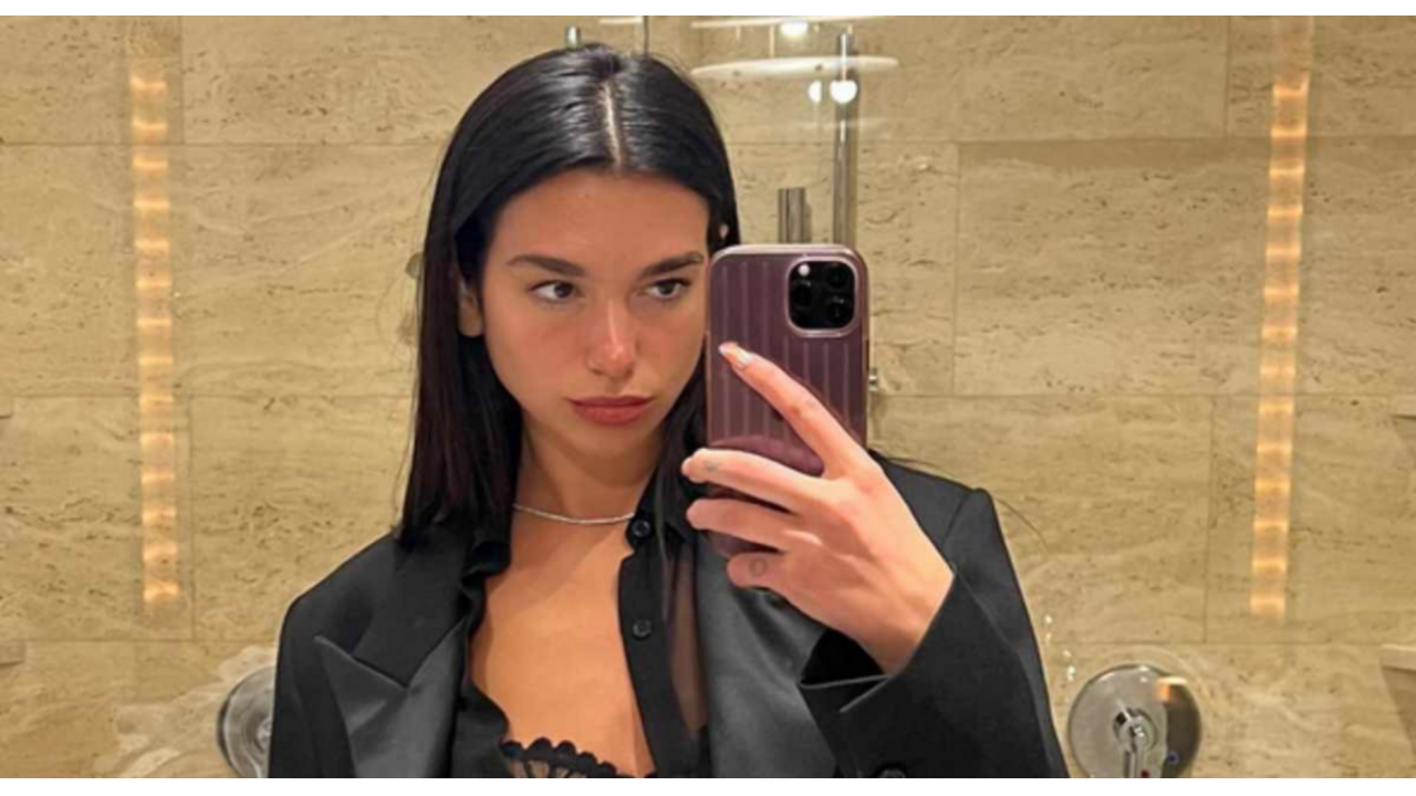 dua lipa rood haar trend