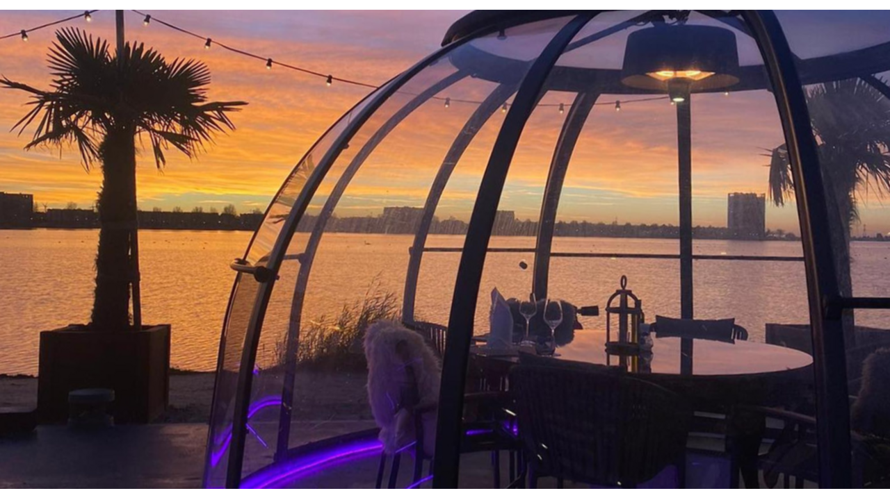 iglo-aan-t-water-date-night