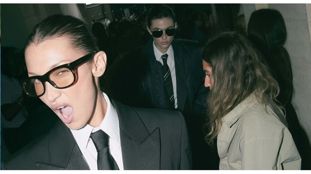 bella hadid fashionshow