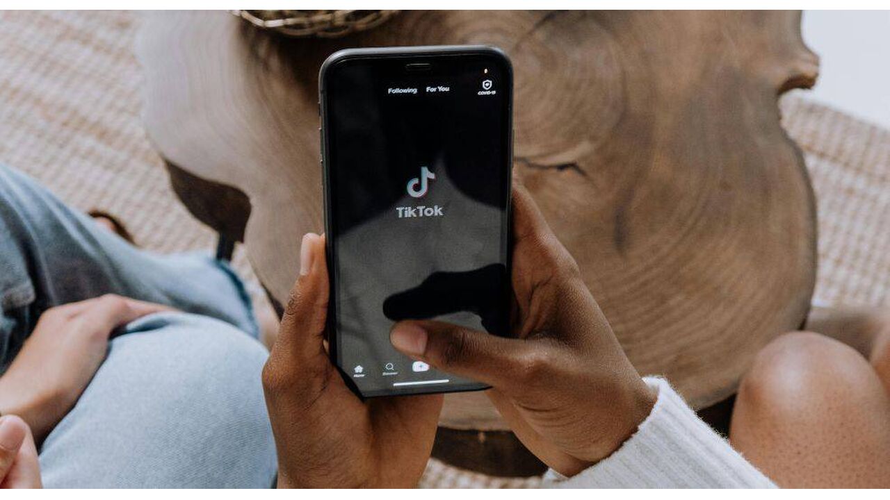 tiktok cancelt deze ouderwetse kledingregels